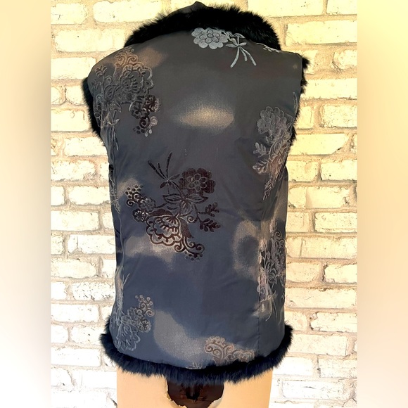 Reversible vest - Picture 5 of 6